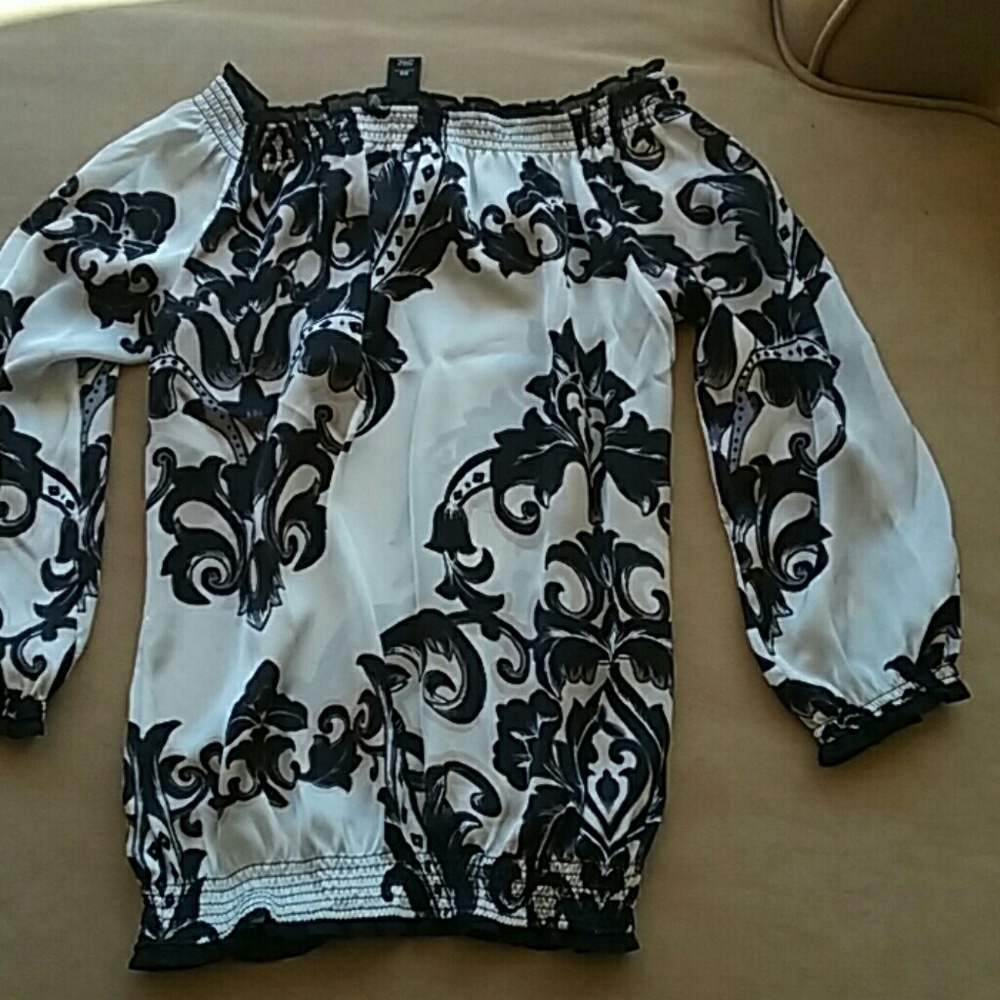 White and black blouse - Picture 5 of 5